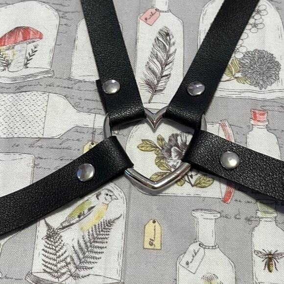 Heart body harness accessory - Picture 6 of 6